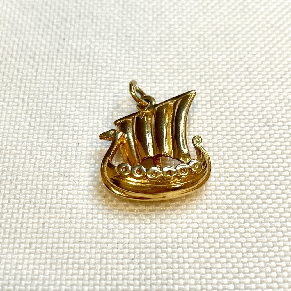 Vintage 18K Gold Viking Ship Charm Pendent